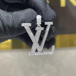 Mặt Dây Chuyền Nam LV Chế tác Vàng, Kim Cương Thiên Nhiên