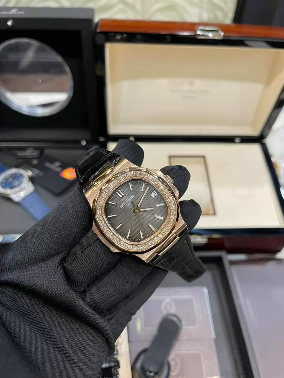 PATEK PHILIPPE NAUTILUS 5711R VÀNG HỒNG 18K DIAMONDS - Ảnh 3