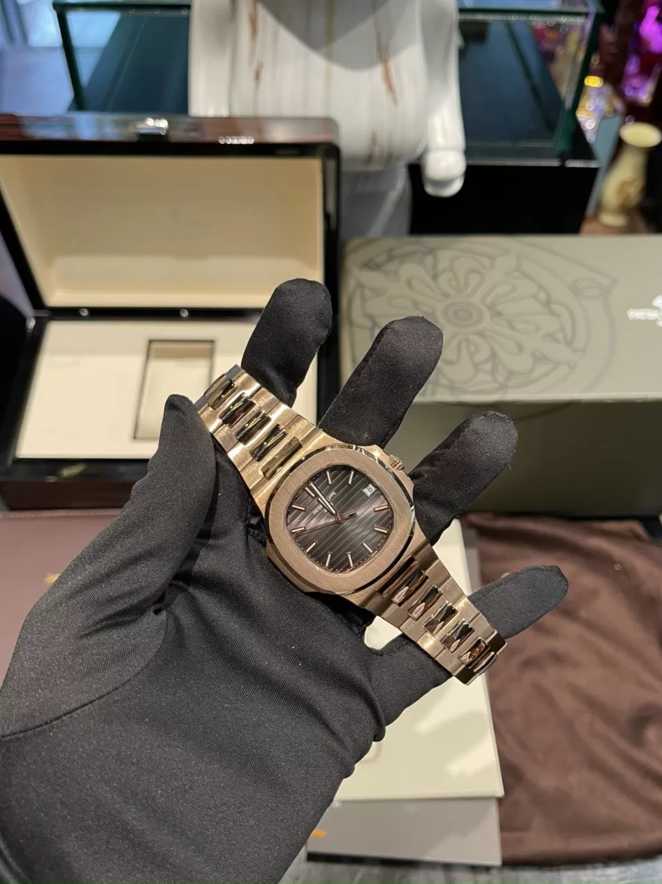 PATEK PHILIPPE NAUTILUS 5711/1R-001 ROSE GOLD 18K - Ảnh 4