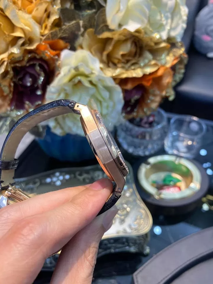 AUDEMARS PIAGET ROYAL OAK CHẾ TÁC KIM CƯƠNG VÀNG KHỐI 18K - Ảnh 5