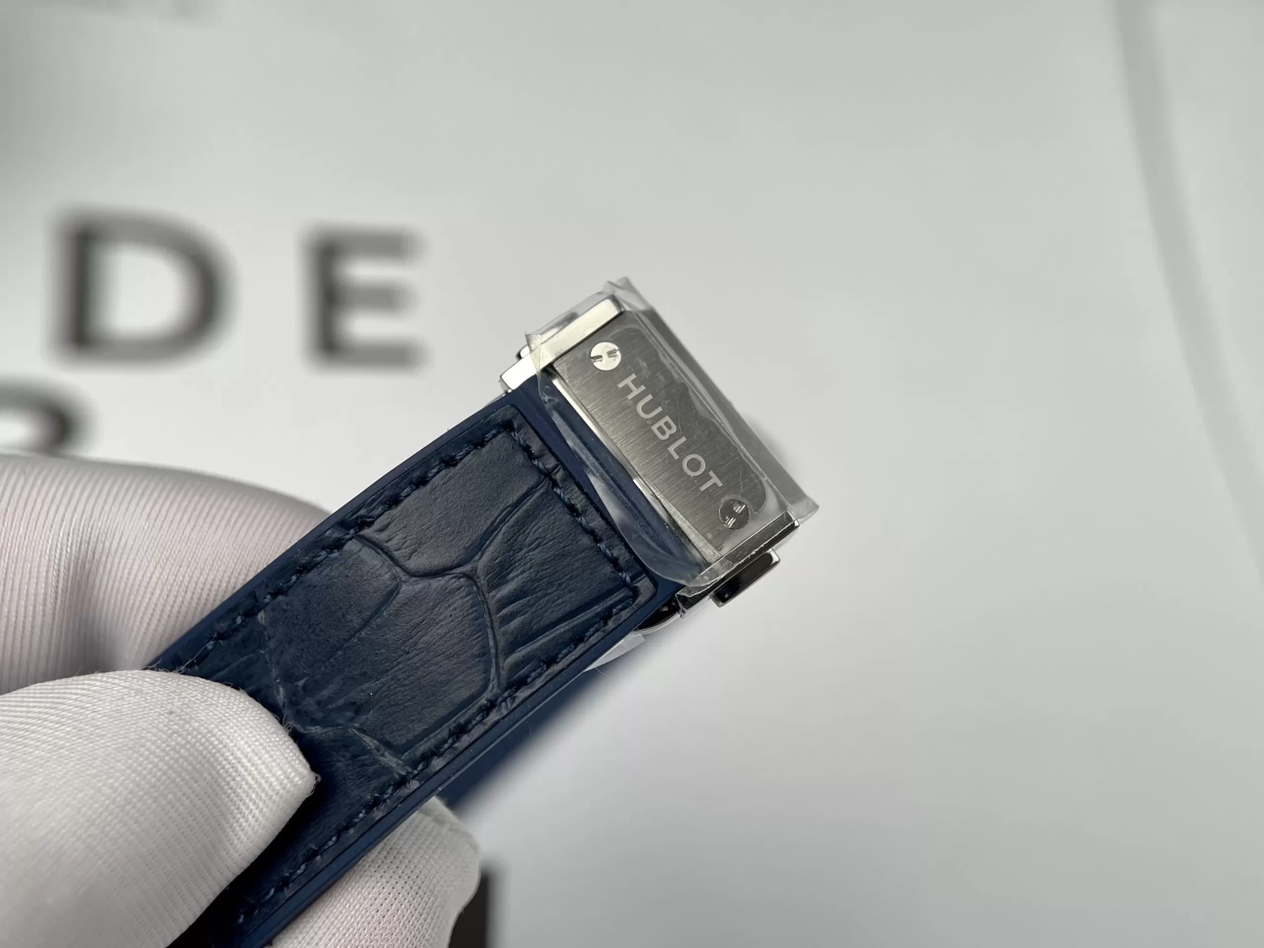 HUBLOT CLASSIC FUSION 42 MM BLUE NAVY DIAMOND - Ảnh 3