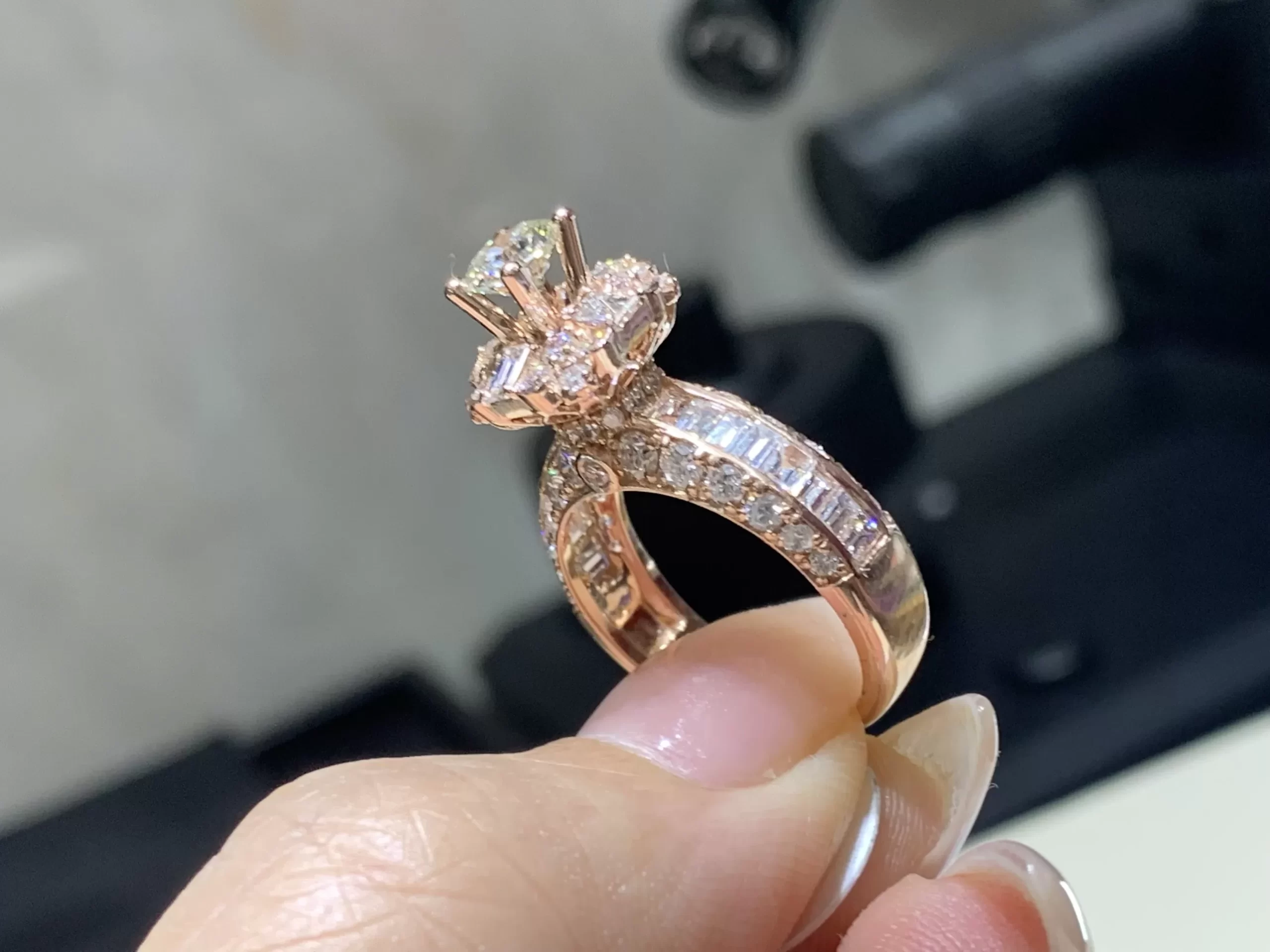 Nhẫn Nữ Chế Tác Vàng Hồng 18k Kim Cương Thiên Nhiên - Ảnh 6