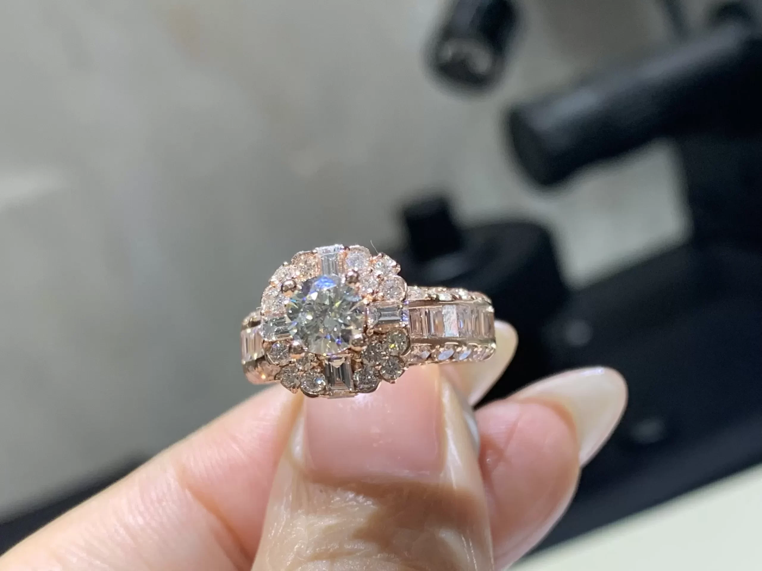 Nhẫn Nữ Chế Tác Vàng Hồng 18k Kim Cương Thiên Nhiên - Ảnh 5