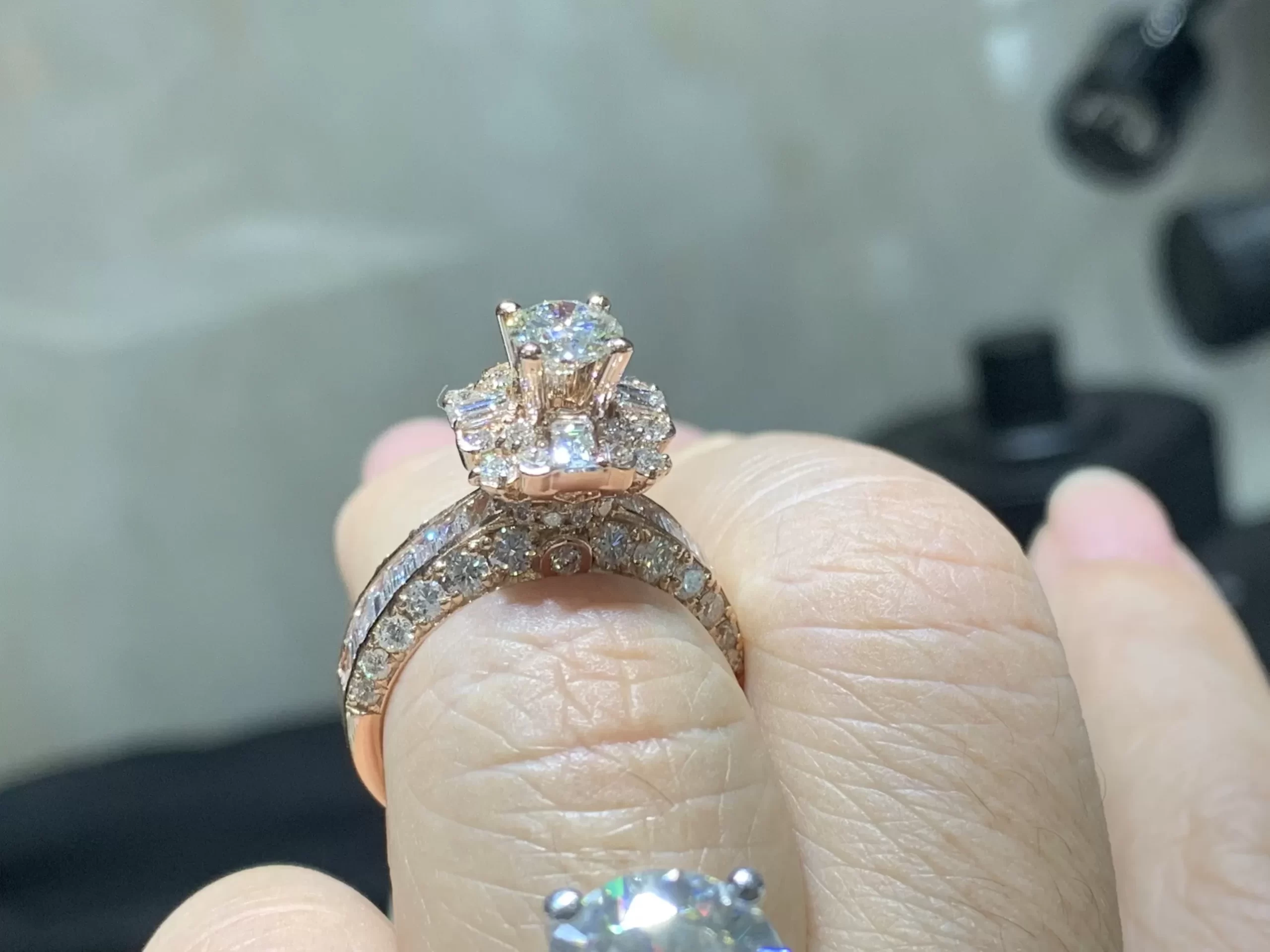 Nhẫn Nữ Chế Tác Vàng Hồng 18k Kim Cương Thiên Nhiên - Ảnh 3