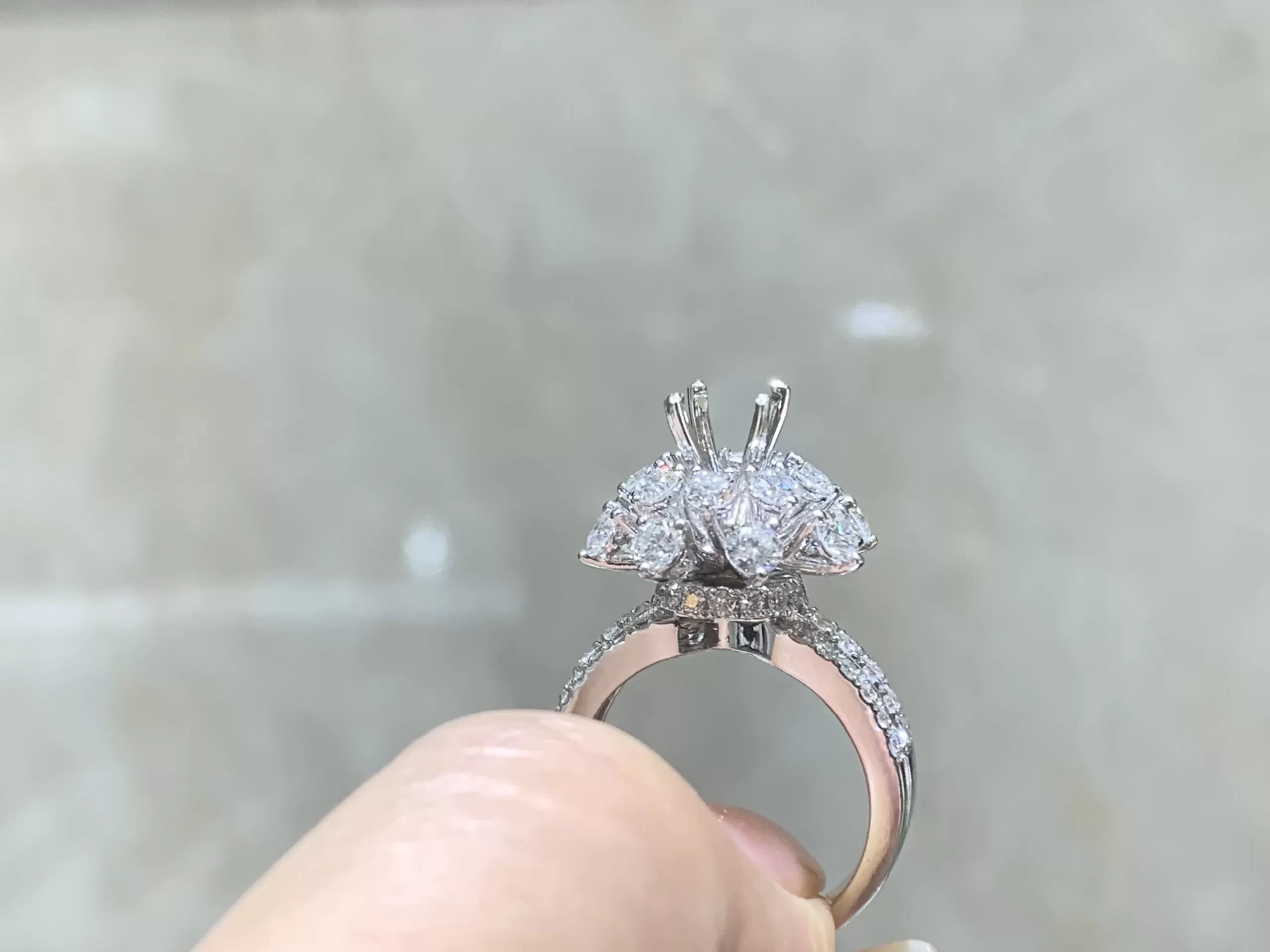 Nhẫn nữ kim cương vàng trắng Diamond - Ảnh 3
