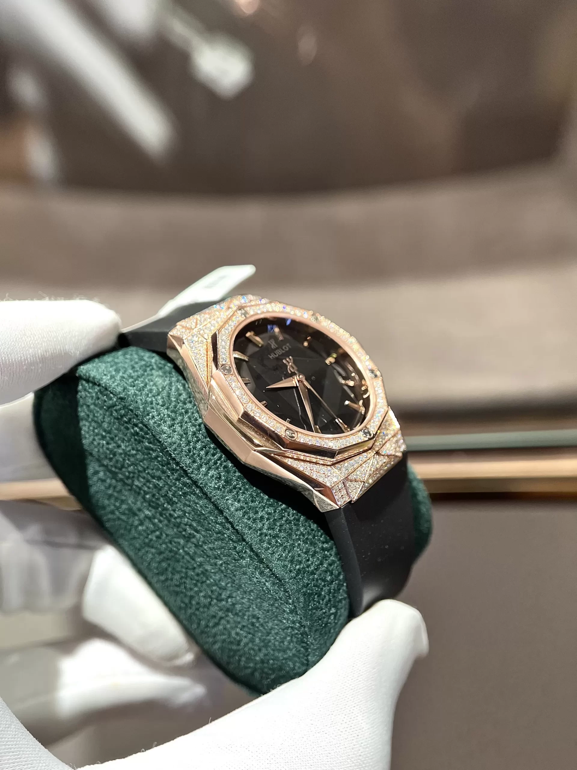 Đồng hồ Hublot Like Auth 1:1 Classic Fusion Orlinski King Gold 40mm 550.OS.1800.RX.ORL19 Full Diamond - Ảnh 4