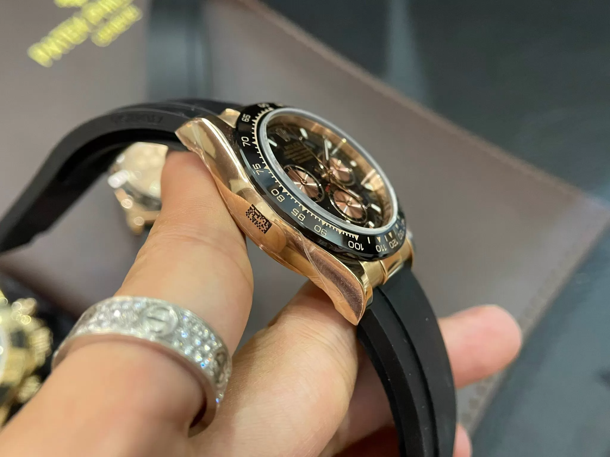 Đồng Hồ Rolex Siêu Cấp 1:1 Cosmograph Daytona 116515LN Mặt Số Đen Hồng - Ảnh 6