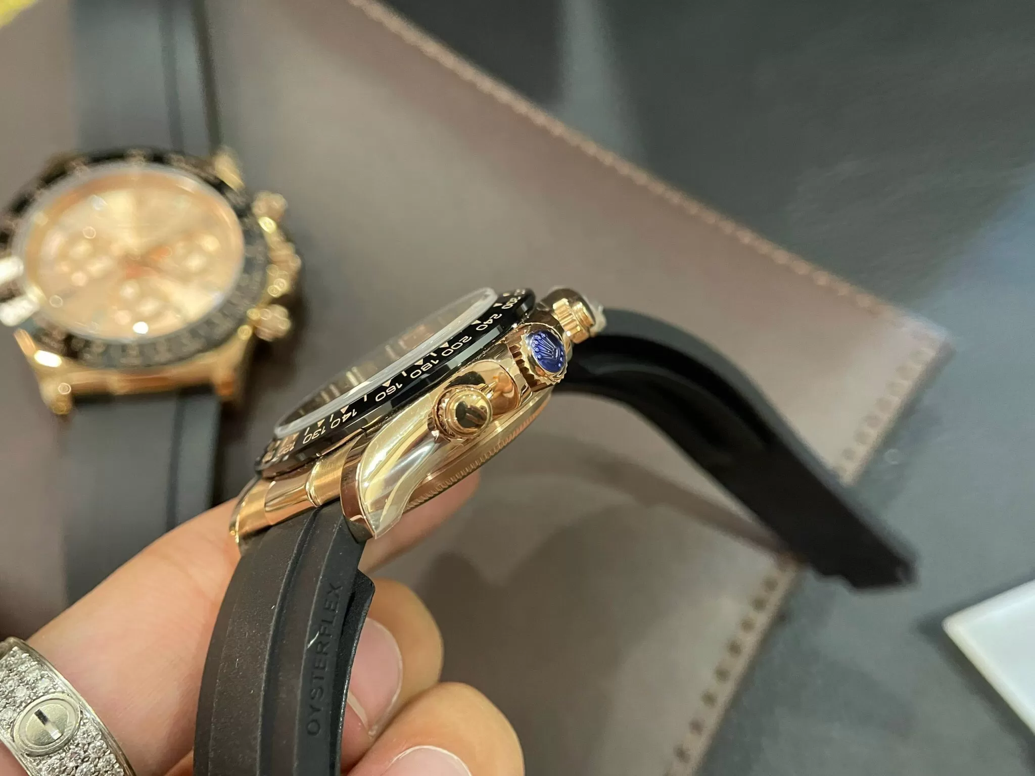 Đồng Hồ Rolex Siêu Cấp 1:1 Cosmograph Daytona 116515LN Mặt Số Đen Hồng - Ảnh 5