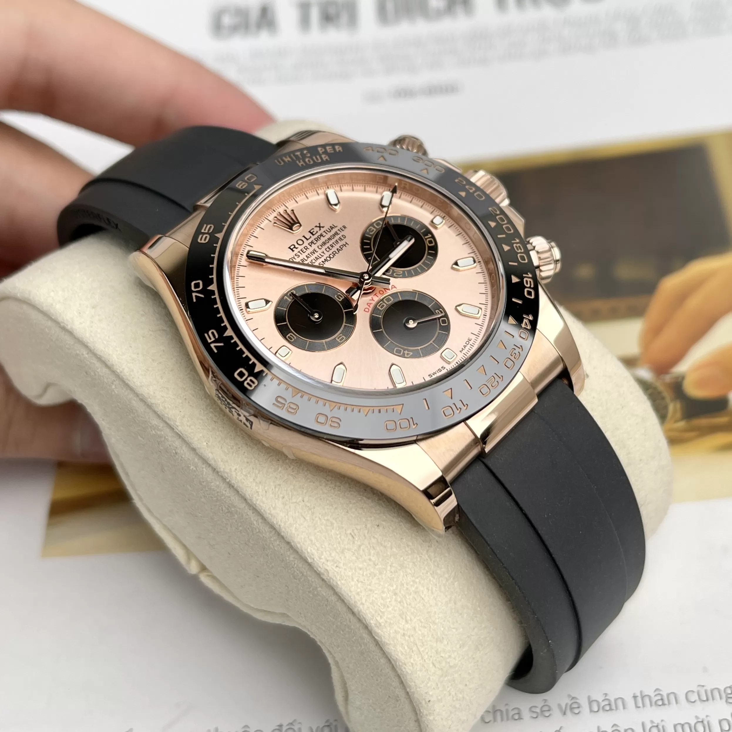 Đồng Hồ Rolex Siêu Cấp 1:1 Cosmograph Daytona 116515LN Mặt Số Hồng Đen - Ảnh 4