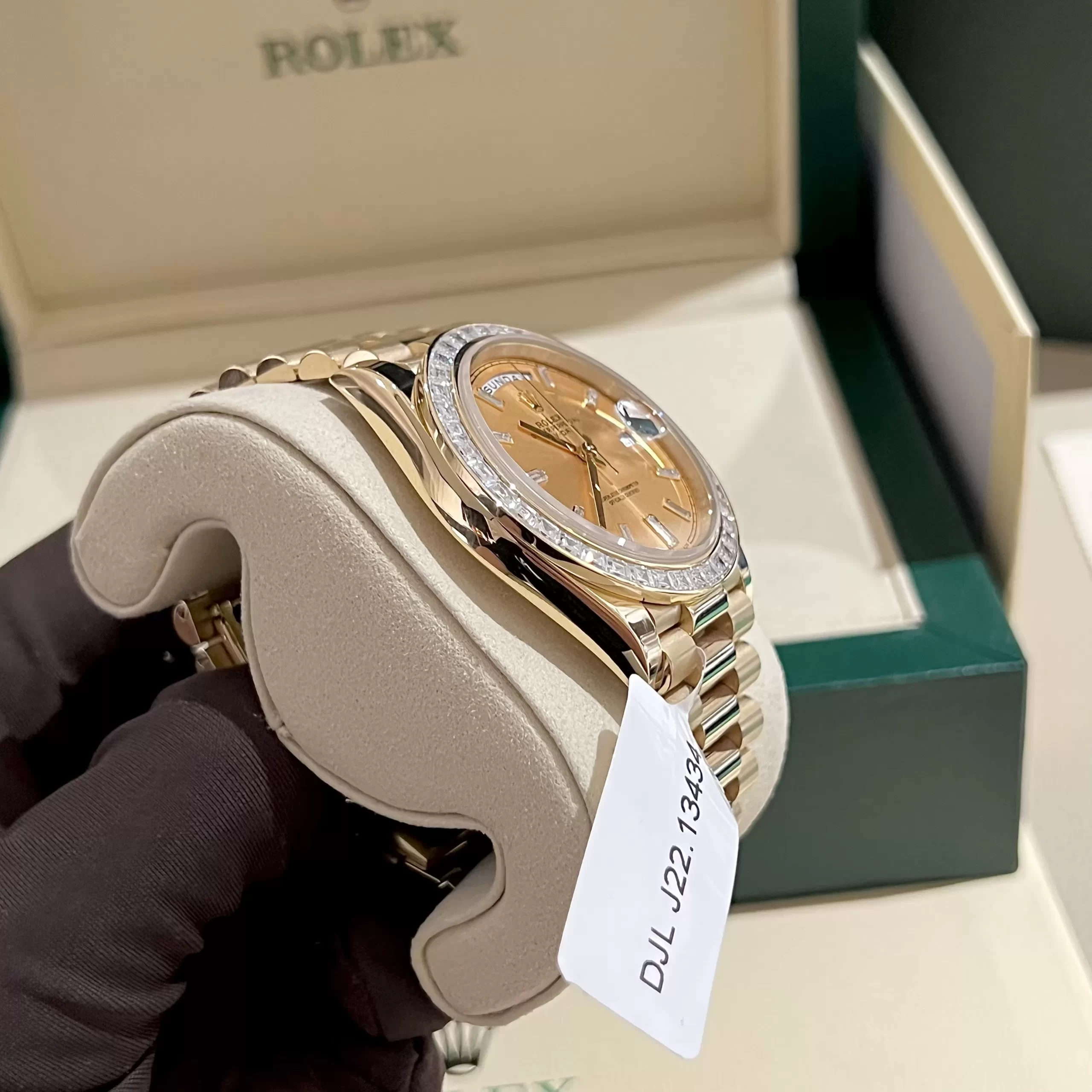 Đồng Hồ Rolex Super Fake 1:1 Day-Date II 228235 36mm Niềng Kim Cương Moissanite - Ảnh 3