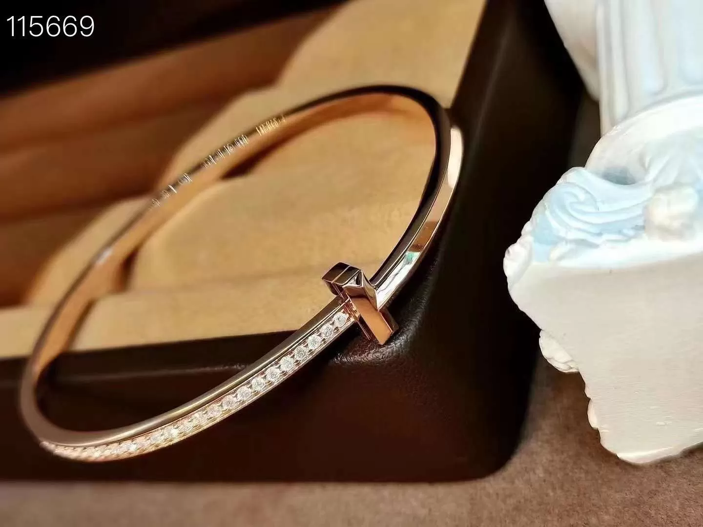 Lắc tay nữ Hình Chữ Chữ T Chế Tác Vàng 18k, Kim Cương thiên Nhiên - Ảnh 6