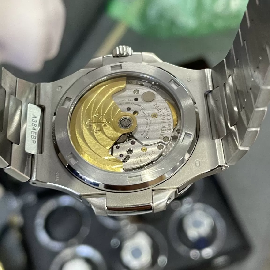 Đồng Hồ Patek Philippe Replica 1-1 Nautilus 5723 - Ảnh 4