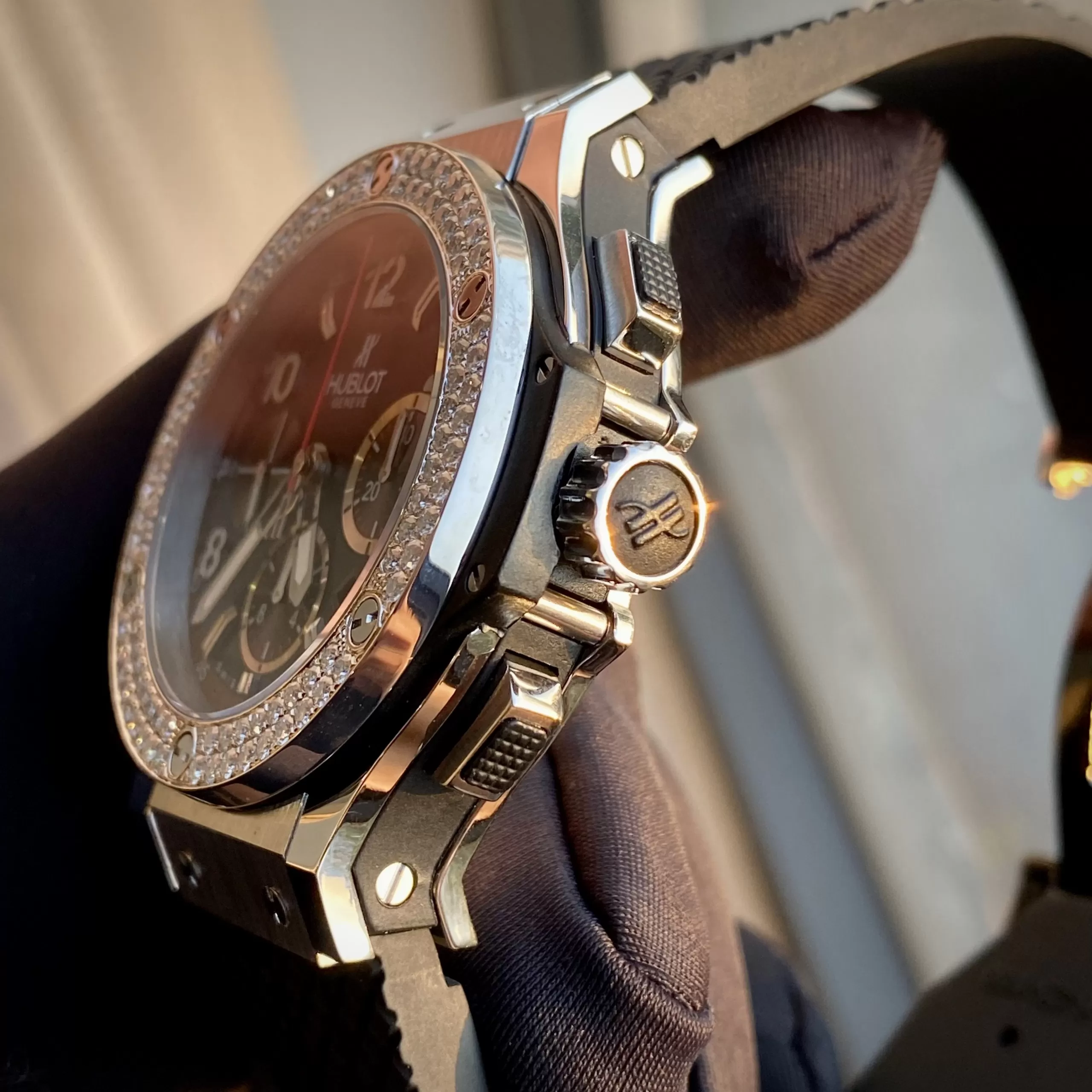 Đồng Hồ Hublot Replica Big Bang King Gold Viền Kim Cương - Ảnh 3