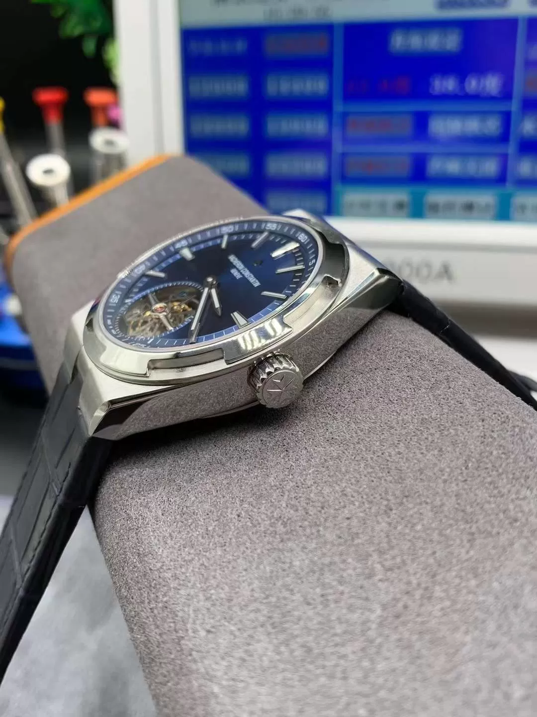 Đồng Hồ Vacharon Constantin Overseas Super Fake - Ảnh 5