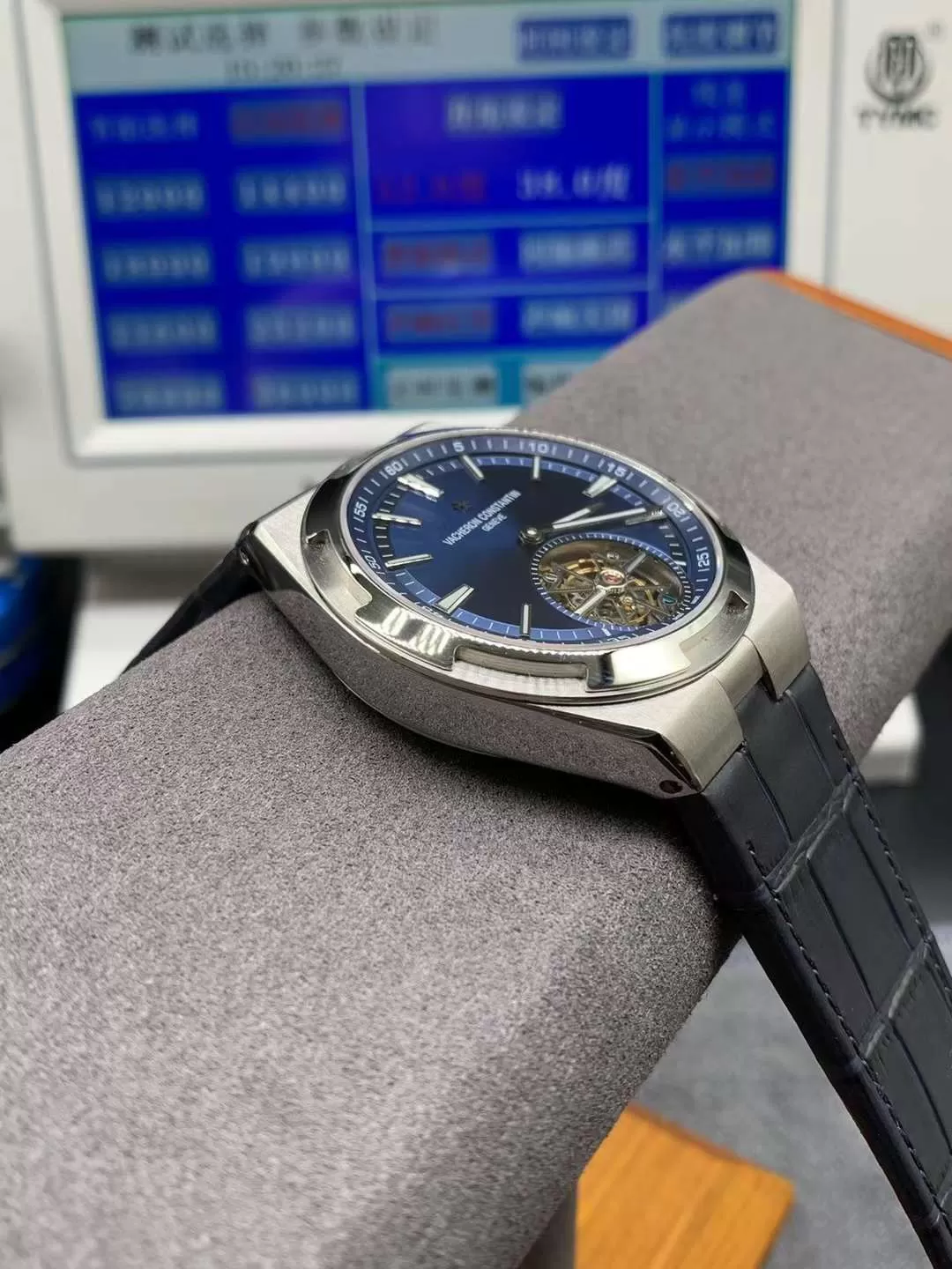 Đồng Hồ Vacharon Constantin Overseas Super Fake - Ảnh 4