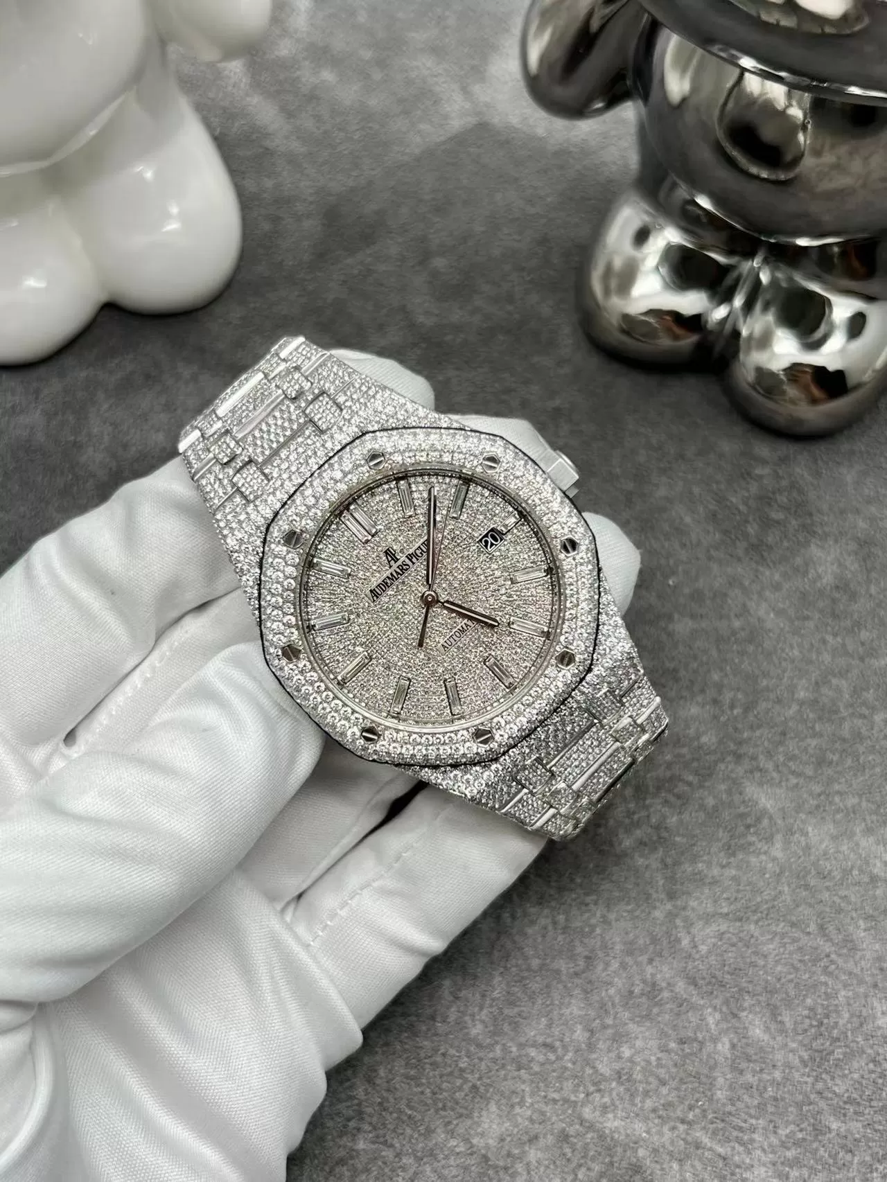 Đồng Hồ Audemars Piguet Royal Oak chế tác vàng nguyên khối 18k, full kim cương thiên nhiên - Ảnh 6