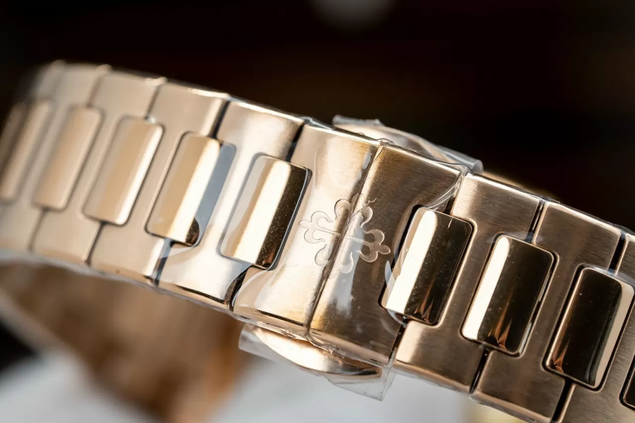 Patek Philippe Nautilus 7118 Ladies Automatic Rep - Ảnh 8