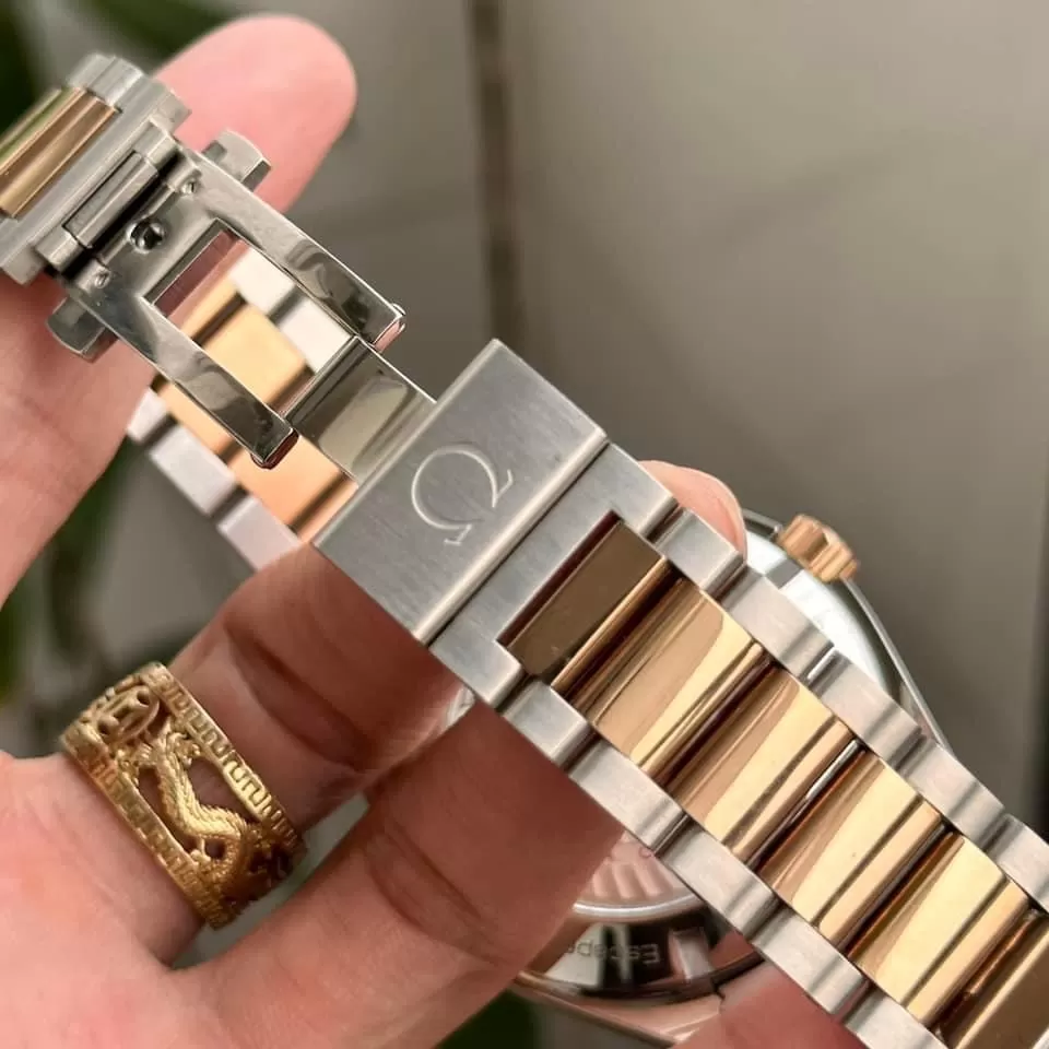 Đồng hồ Omega Aqua Terra GMT - Ảnh 4