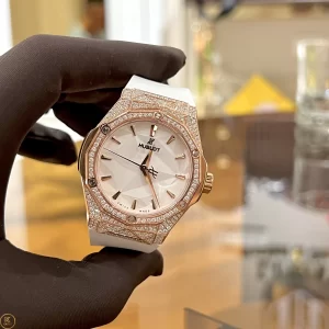 Đồng Hồ Hublot Replica 1:1 Classic Fusion Orlinski White 550.NS.2200.RW.1604.ORL20 Full Diamond