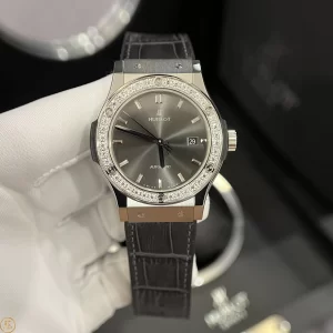 Đồng Hồ Hublot Siêu Cấp 1:1  Classic Fusion Racing Grey Titanium 42mm 542.NX.7071.LR