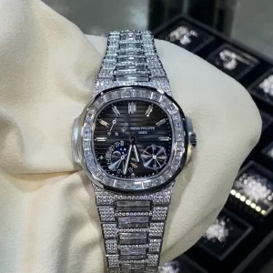 Đồng Hồ Patek Philippe Nautilus 5724 Full Kim Cương Moissanite Super Fake