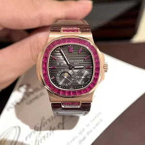 Đồng Hồ PATEK PHILIPPE Siêu Cấp 1:1 NAUTILUS 5724/12R ROSE GOLD RUBY – DATE MOONPHASE