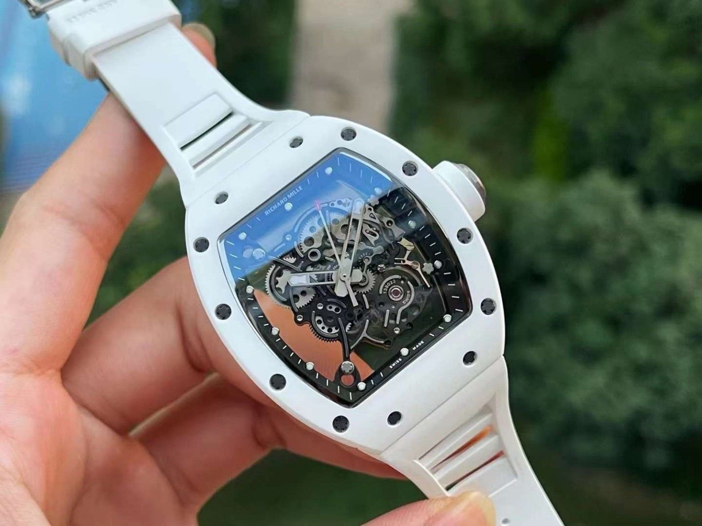 dong-ho-richard-mille-sieu-cap-rm055-carbon-all-white-44mm-2