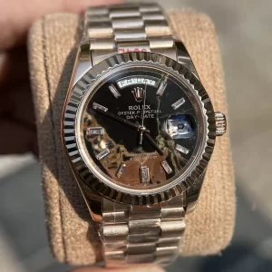 Đồng Hồ Rolex Day-Date 128235 Mặt Số Eisenkiesel Cọc Số Kim Cương Baguette Super Fake
