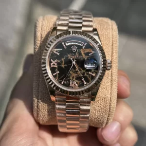 Đồng Hồ Rolex Day-Date 128235 Mặt Số Eisenkiesel Cọc Số La Mã Like Auth