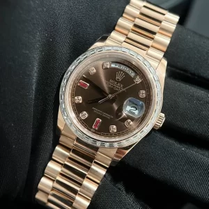 Đồng Hồ Rolex Like Auth 1:1 Day-Date 36 118205 Mặt Số Chocolate Nạm Đá Ruby Đỏ