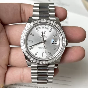 Đồng Hồ Rolex Super FAke Day-Date 228249 Mặt Số Bạc Nạm Kim Cương