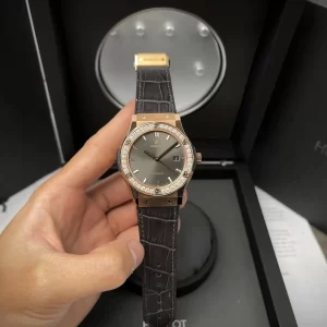 HUBLOT CLASSIC FUSION KING GOLD 42 MM CUSTOM DIAMOND