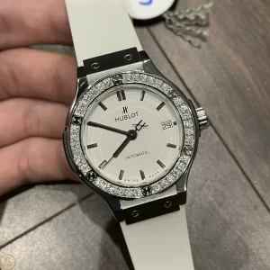 HUBLOT CLASSIC FUSION RELICA 1:1 ĐỘ VIỀN KIM CƯƠNG