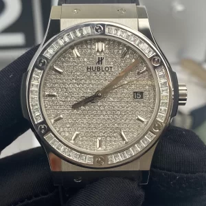 Hublot Classic Fusion Titanium Full Pave 42mm Kim Cương Thiên Nhiên