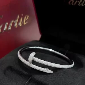 Lắc Đinh Cartier Chế Tác Vàng Trắng 18k