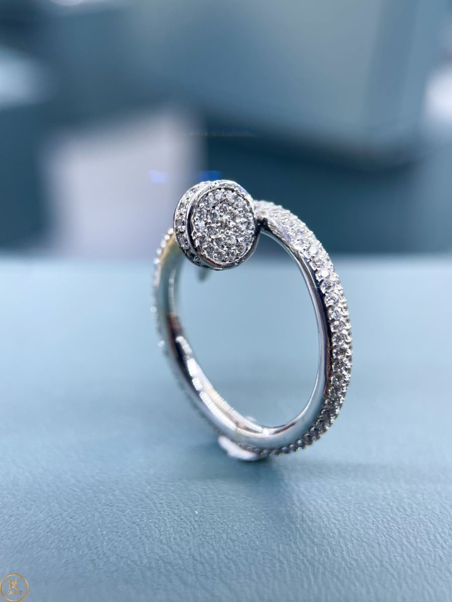 nhan-dinh-cartier-che-tac-vang-trang-18k-kim-cuong-thien-nhien-1