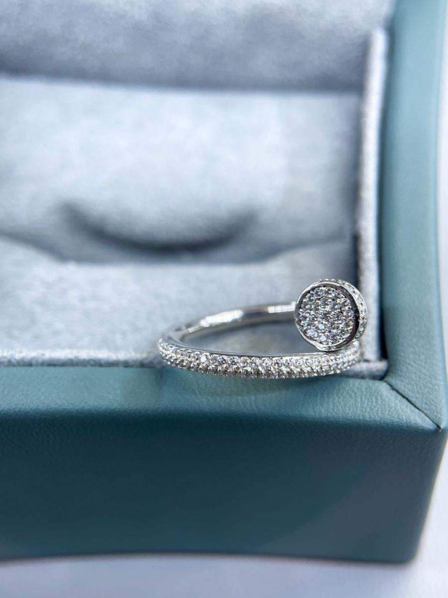 nhan-dinh-cartier-che-tac-vang-trang-18k-kim-cuong-thien-nhien-2