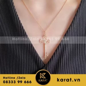 Nine two Five - NTF&love  Dây Chuyền Fluer De Lis Key Vàng 18k, Kim cương thiên nhiên