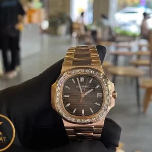 PATEK PHILIPPE NAUTILUS 5723/1R-010 VÀNG NGUYÊN KHỐI 18K KIM CƯƠNG BAGUETTE