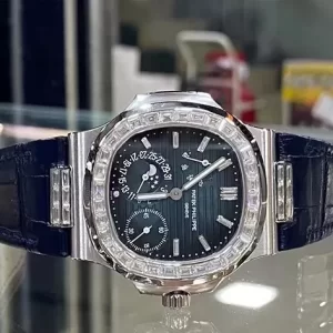 PATEK PHILIPPE NAUTILUS 5724G-010 WHITE GOLD 18K BAGUETTE DIAMONDS