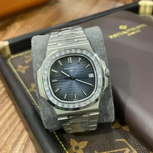 PATEK PHILIPPE NAUTINUS 5711 CHẾ TÁC BAGUETTE DIAMOND