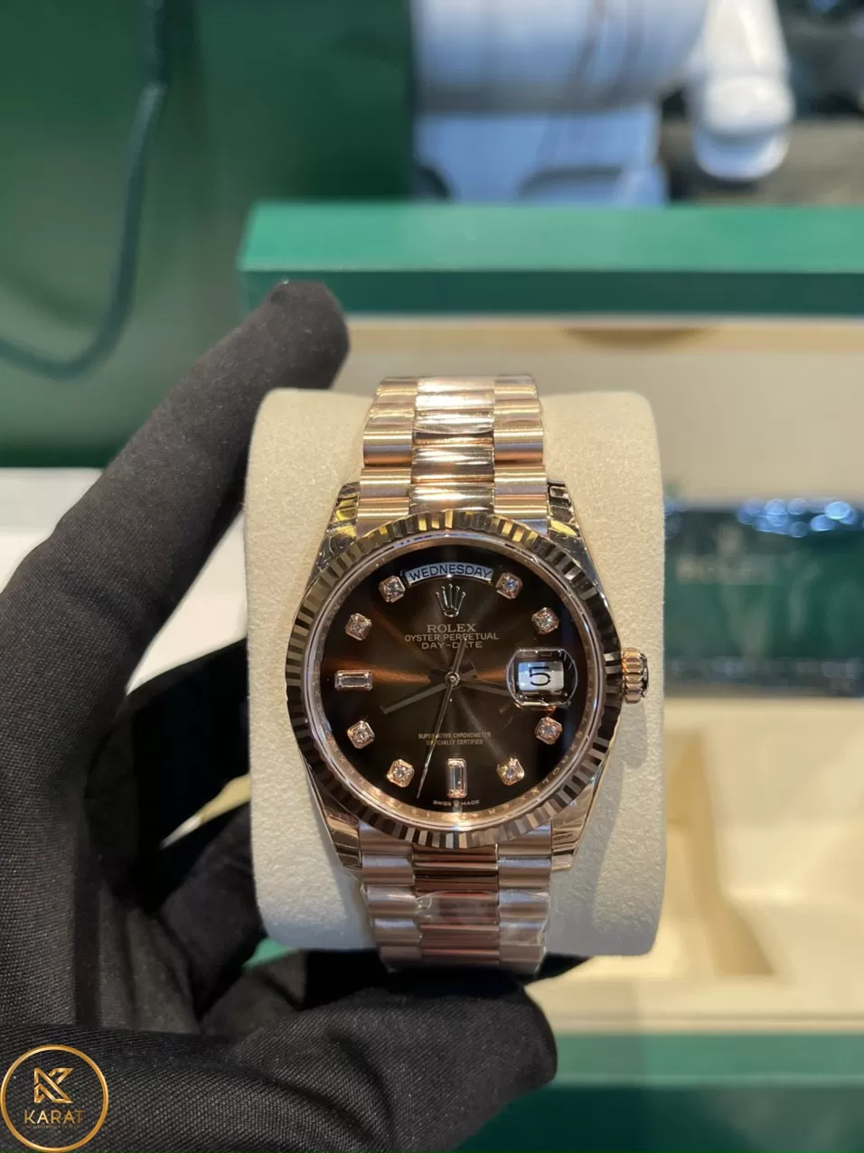 Đồng Hồ ROLEX DAY-DATE 40 228235 VÀNG HỒNG 18K CHẾ TÁC
