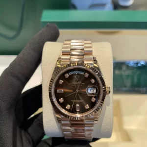 Đồng Hồ ROLEX DAY-DATE 40 228235 VÀNG HỒNG 18K CHẾ TÁC